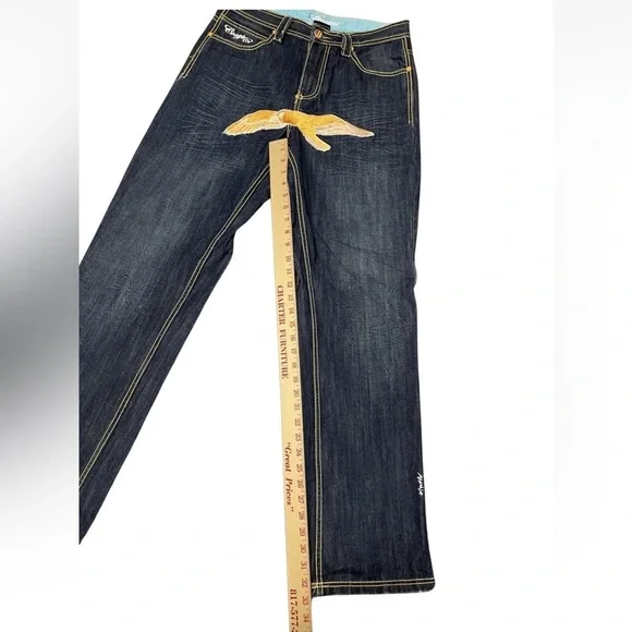 Coogi Vintage Eagle front- logo back pocket with decorative buttons 32X34 jeans
